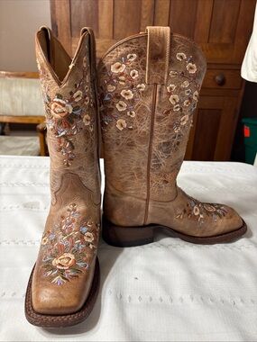 Shyanne Maisie Floral Western Boot Brown Embroidered Women's Size 6.5